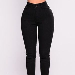 ✨NEW✨High Waisted Fashion Nova Jeans